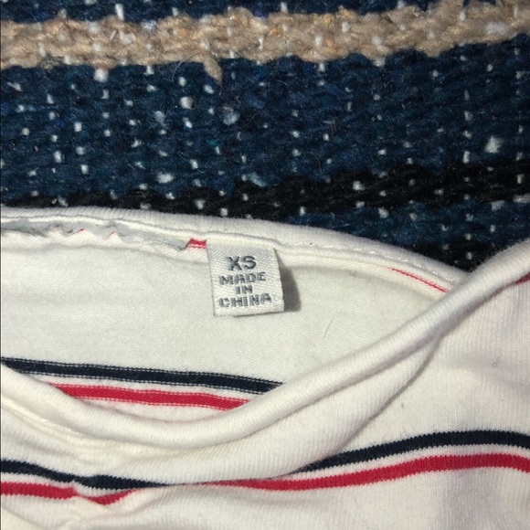 Cropped Striped Tank Top - Picture 3 of 3